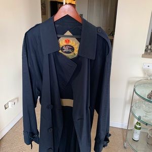 Burberry’s NWOT Navy Trench Coat